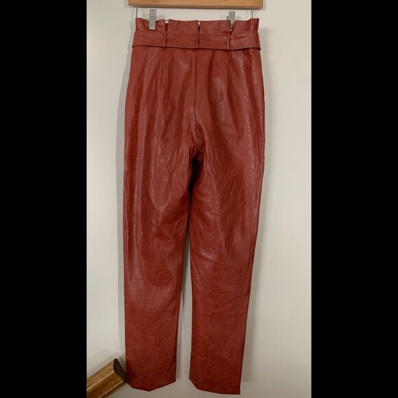 Revolve Majorelle terracotta brown faux leather pants,belt, pleated waist, XS - Picture 4 of 12